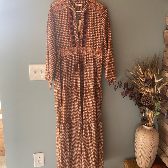 Doen Prem Dress - Picture 2 of 5